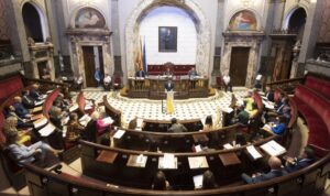 El Pleno del Ayuntamiento de Valencia aprueba para la ciudad la denominación bilingüe 'Valencia/Valéncia'